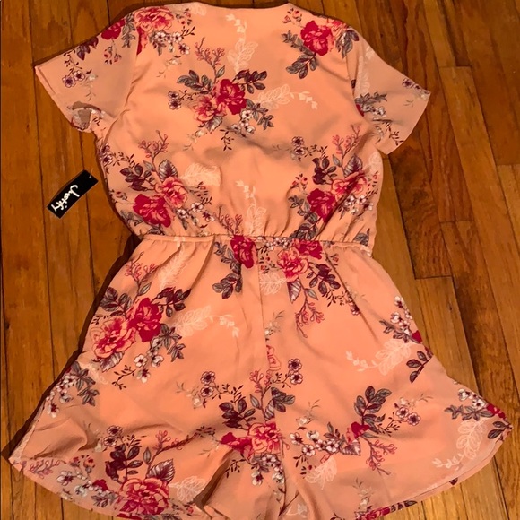 Medium Salmon Pink Floral Romper - Picture 3 of 4